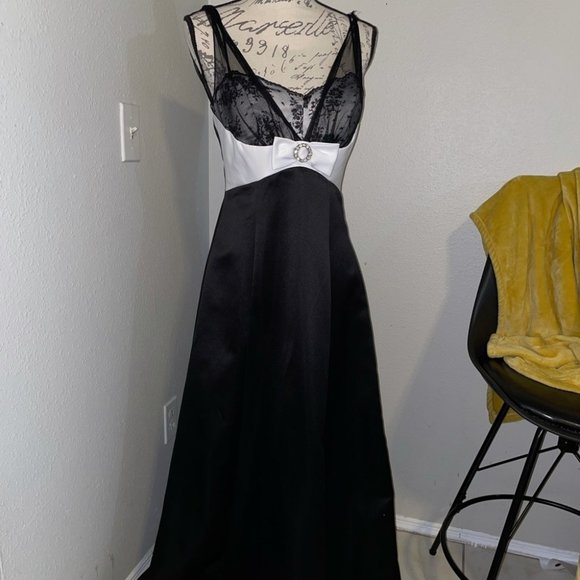 undefined Dresses & Skirts - Betsy & Adam Black and White Formal Dress